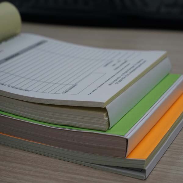 varias comandas apiladas